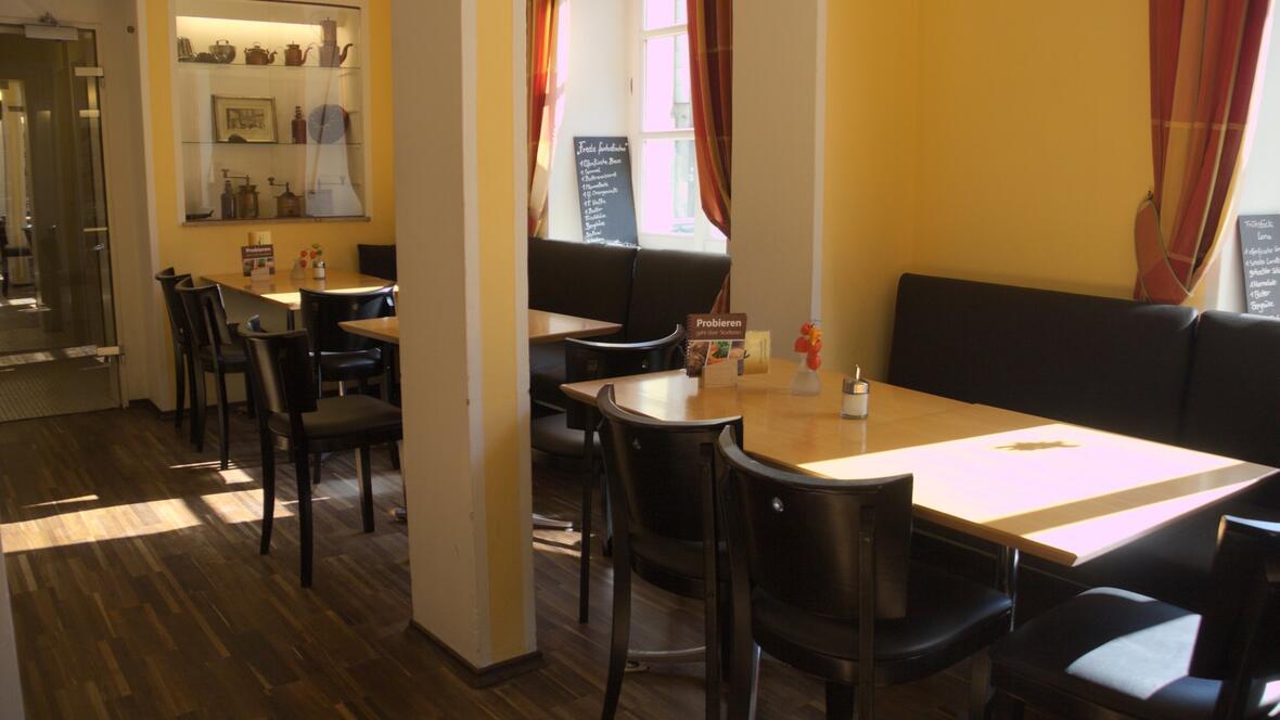 gastraum-zum-hinhocken-mit-blick-nach-draussen